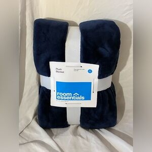 Room Essentials Plush Blanket XL Twin